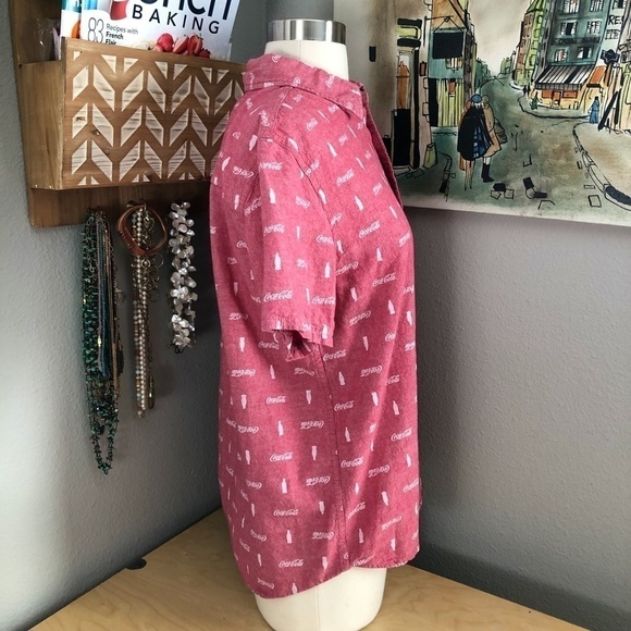 Retro COCA-COLA Short Sleeve Shirt Men's size S Red & White Coke Bottles - Picture 4 of 10